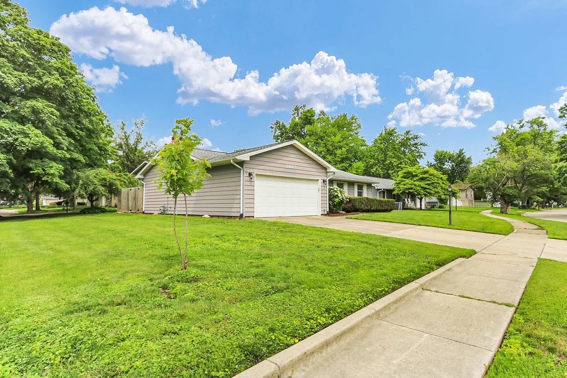 Photo of 2009 Crescent Drive