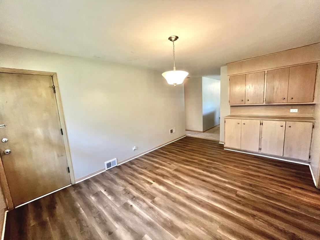 Photo of 2543 Oakwood Drive