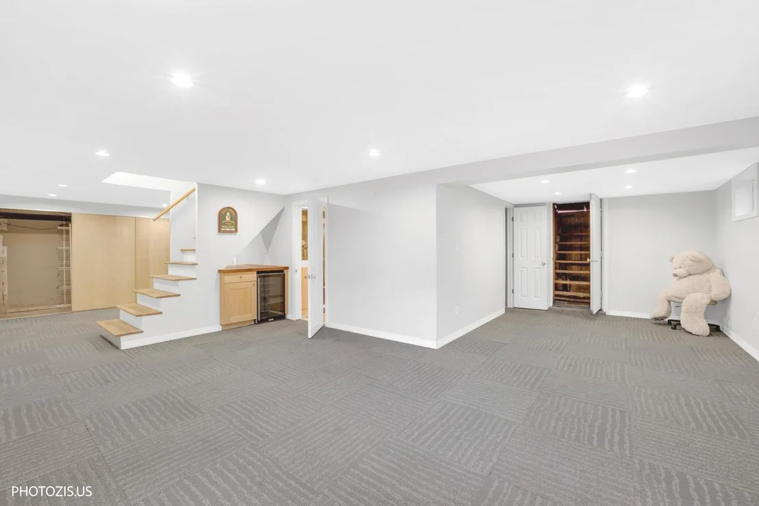 Photo of 3235 Robincrest Drive