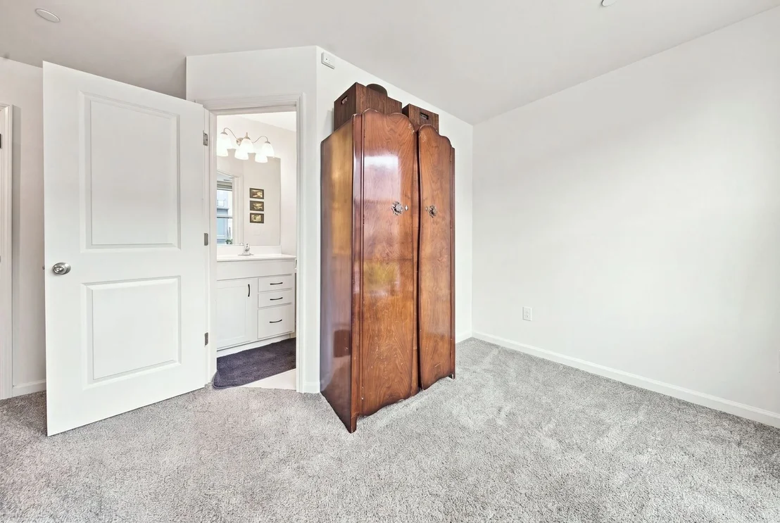 Photo of 2210 Venture Drive