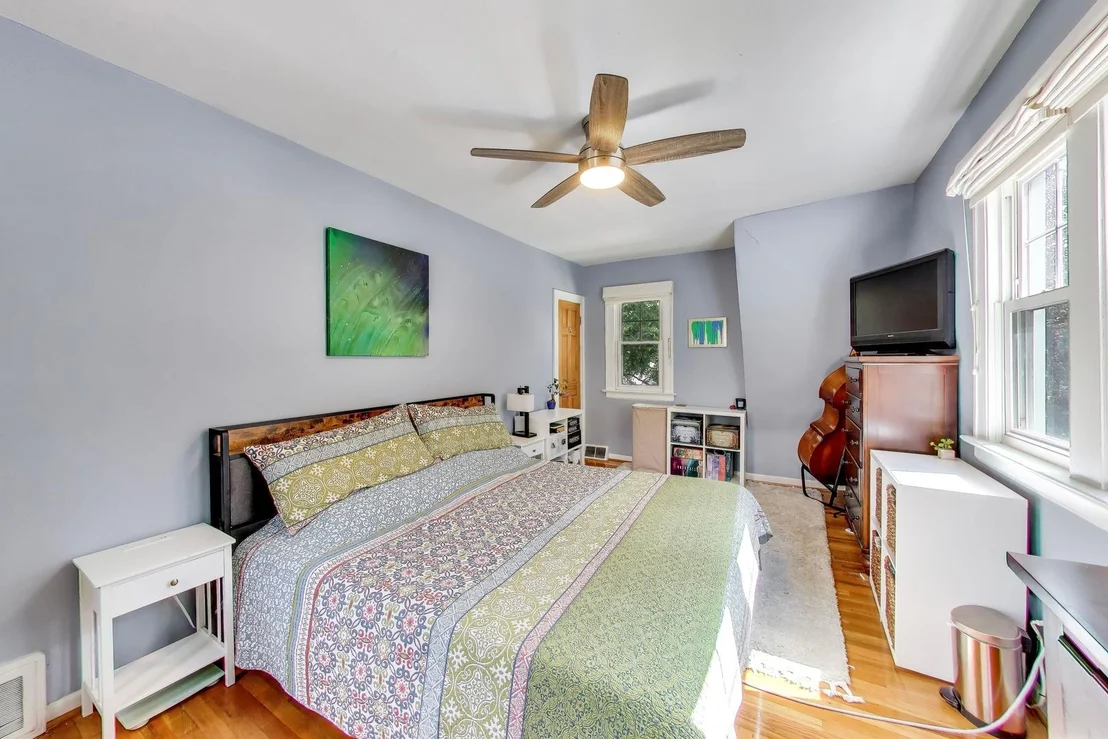 Photo of 834 Carpenter Avenue