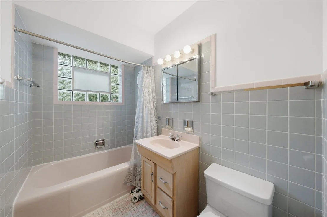 Photo of 2912 Old Glenview Road