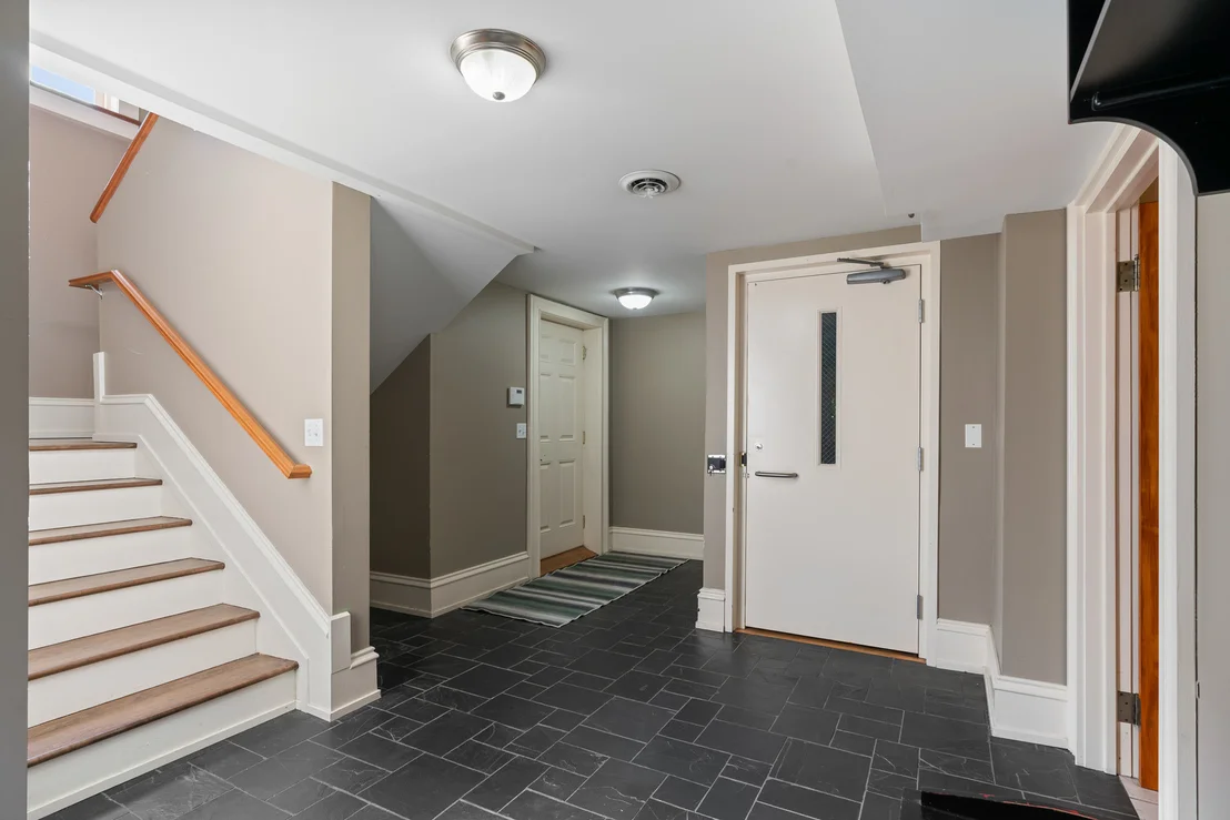 Photo of 1542 Plainfield Road