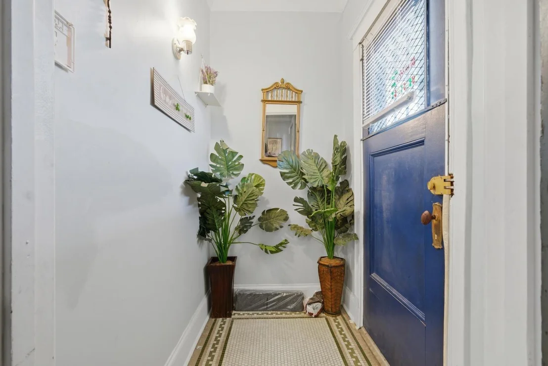 Photo of 1409 W 71st Place