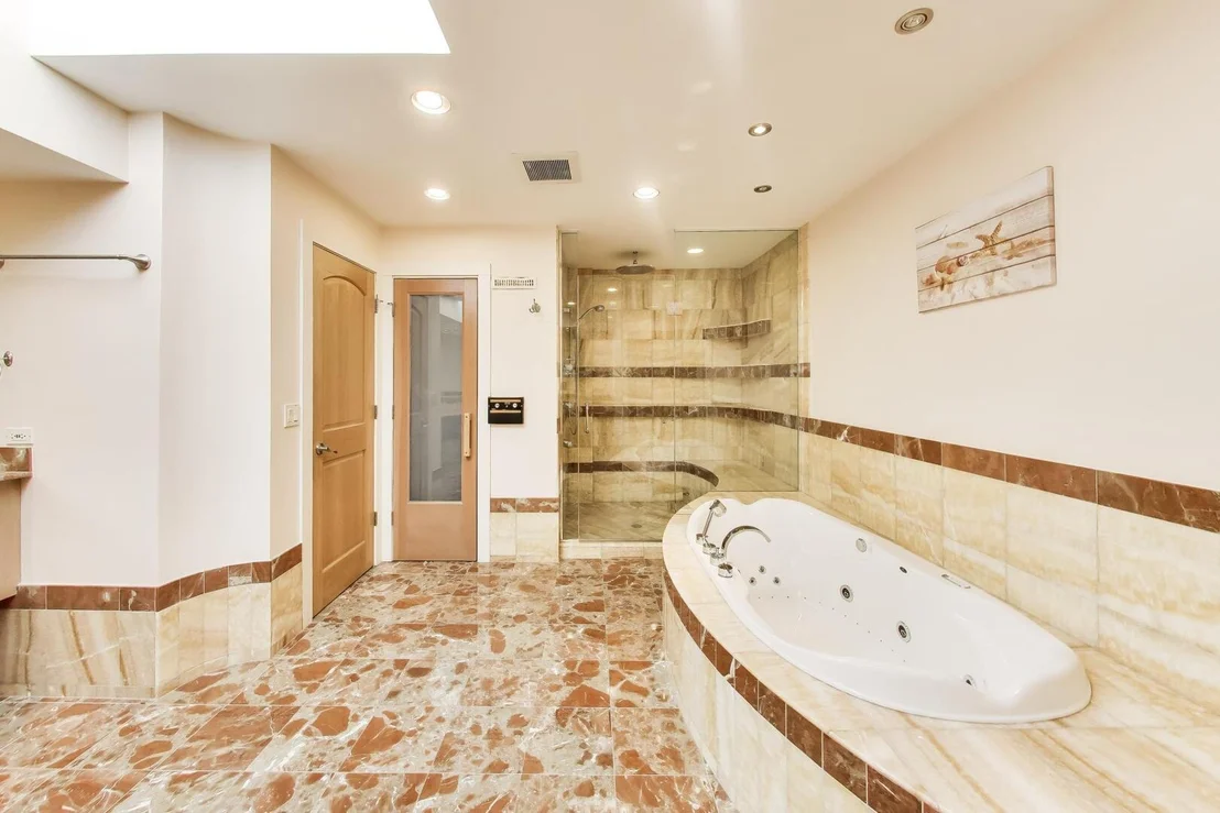Photo of 2100 Valley Lo Lane