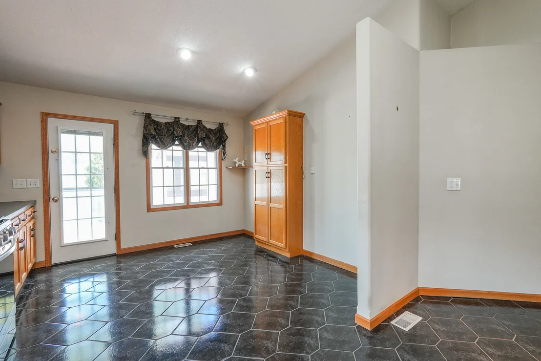 Photo of 671 Diversatech Drive N