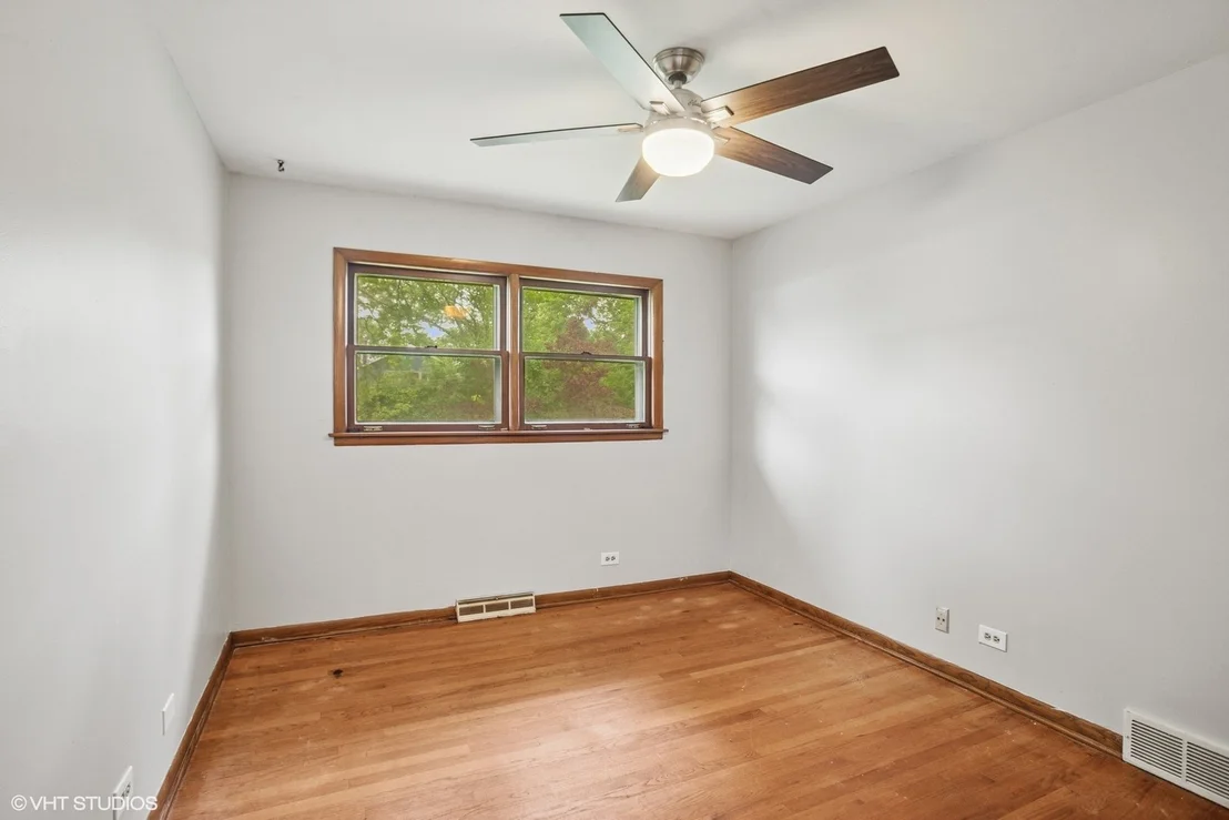 Photo of 33 W Wise Road