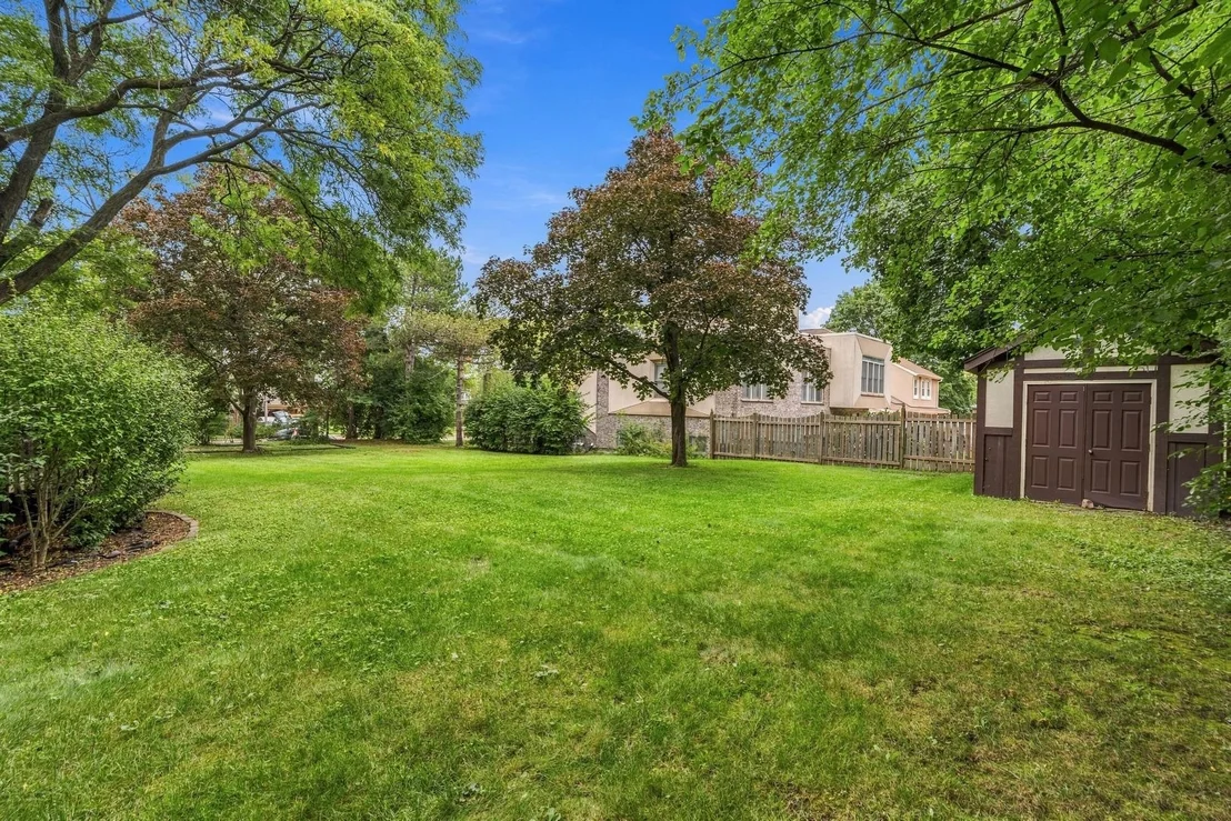 Photo of 1221 W Sable Drive