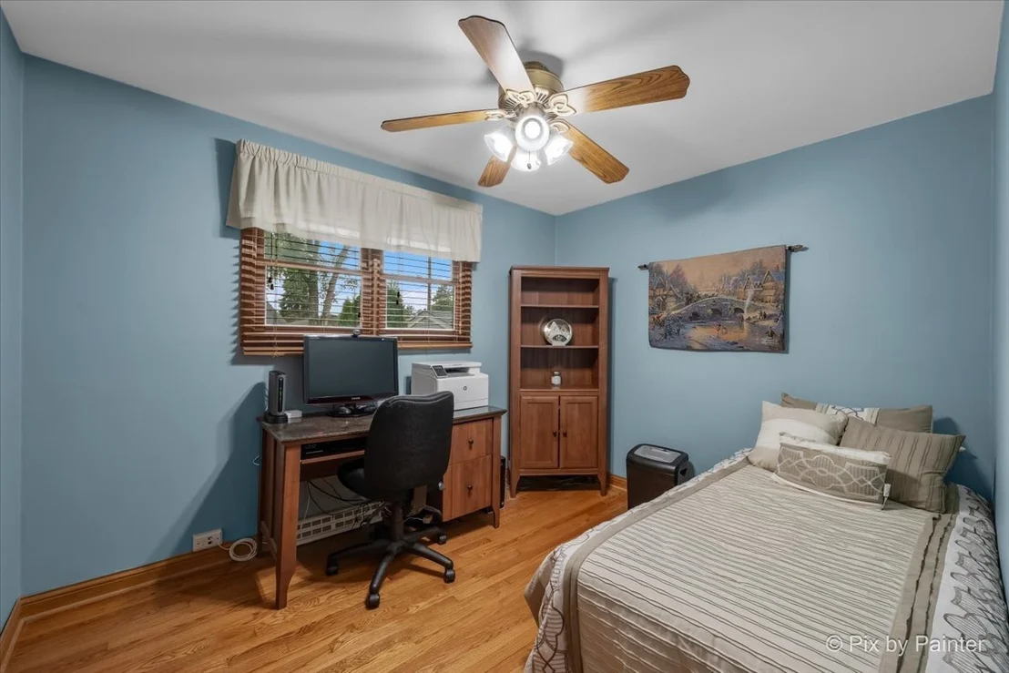Photo of 24 W Devon Avenue