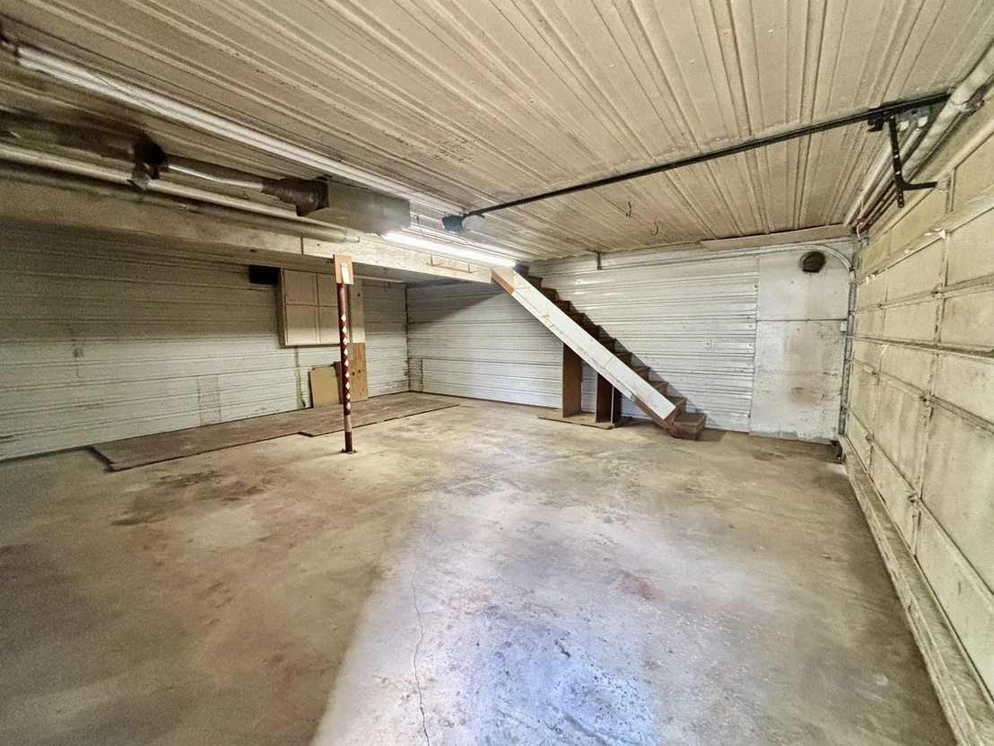 Photo of 910 N State Street