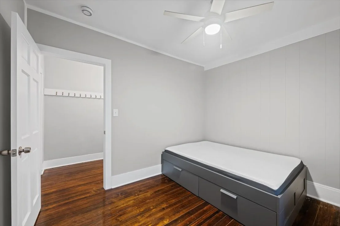 Photo of 1235 Leon Place