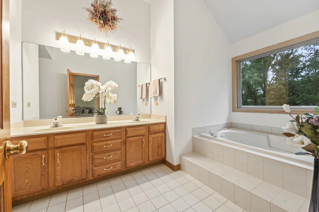 Photo of 1155 Charter Oaks Drive