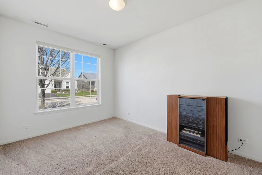 Photo of 561 Autumn Circle