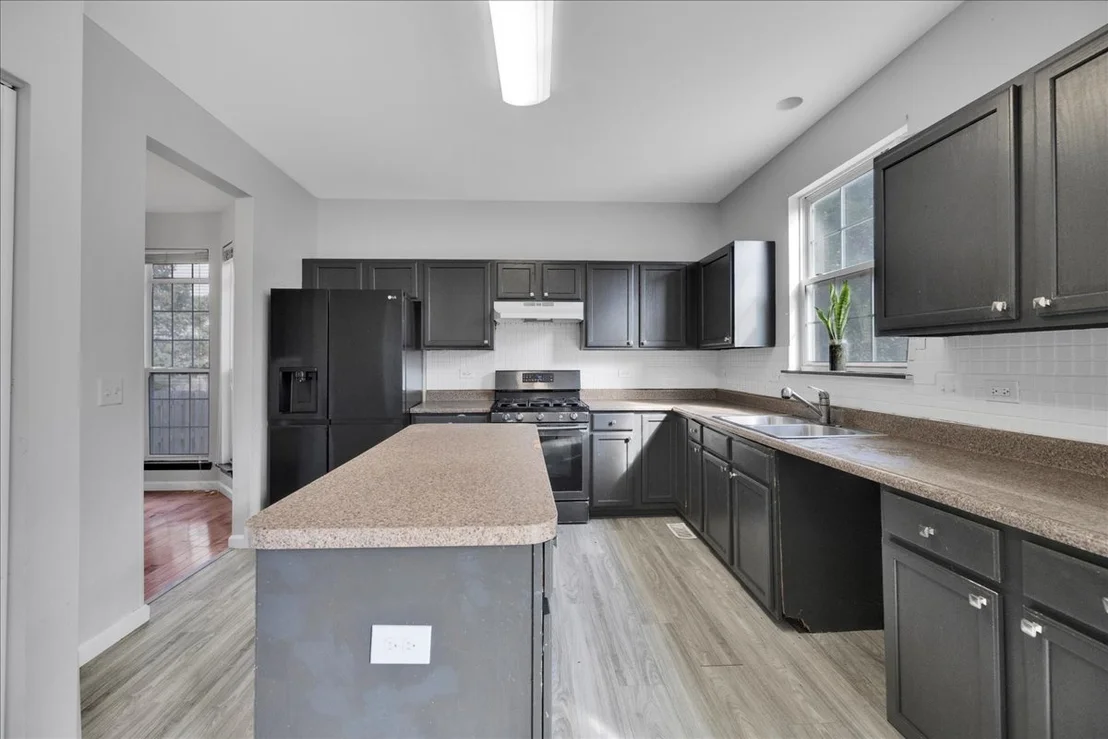 Photo of 974 Audubon Lane