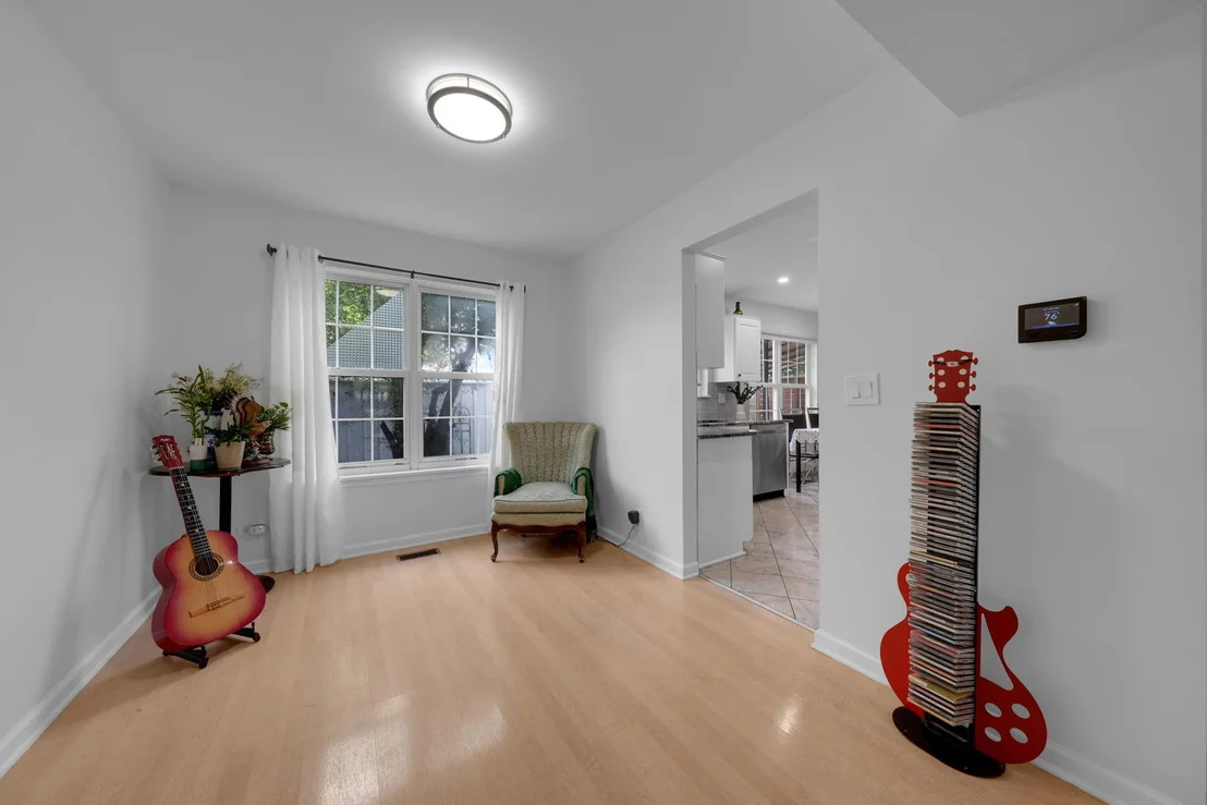 Photo of 135 PINEHURST Drive