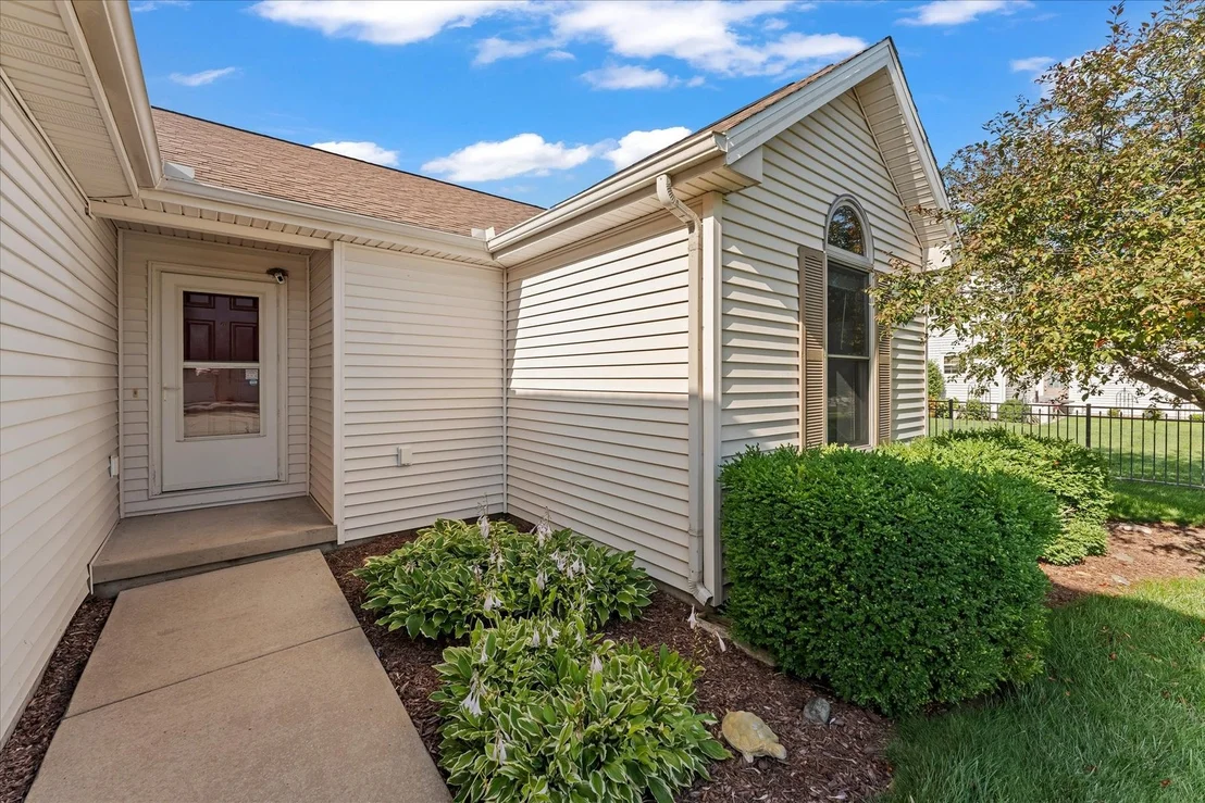 Photo of 507 Deerpath Drive