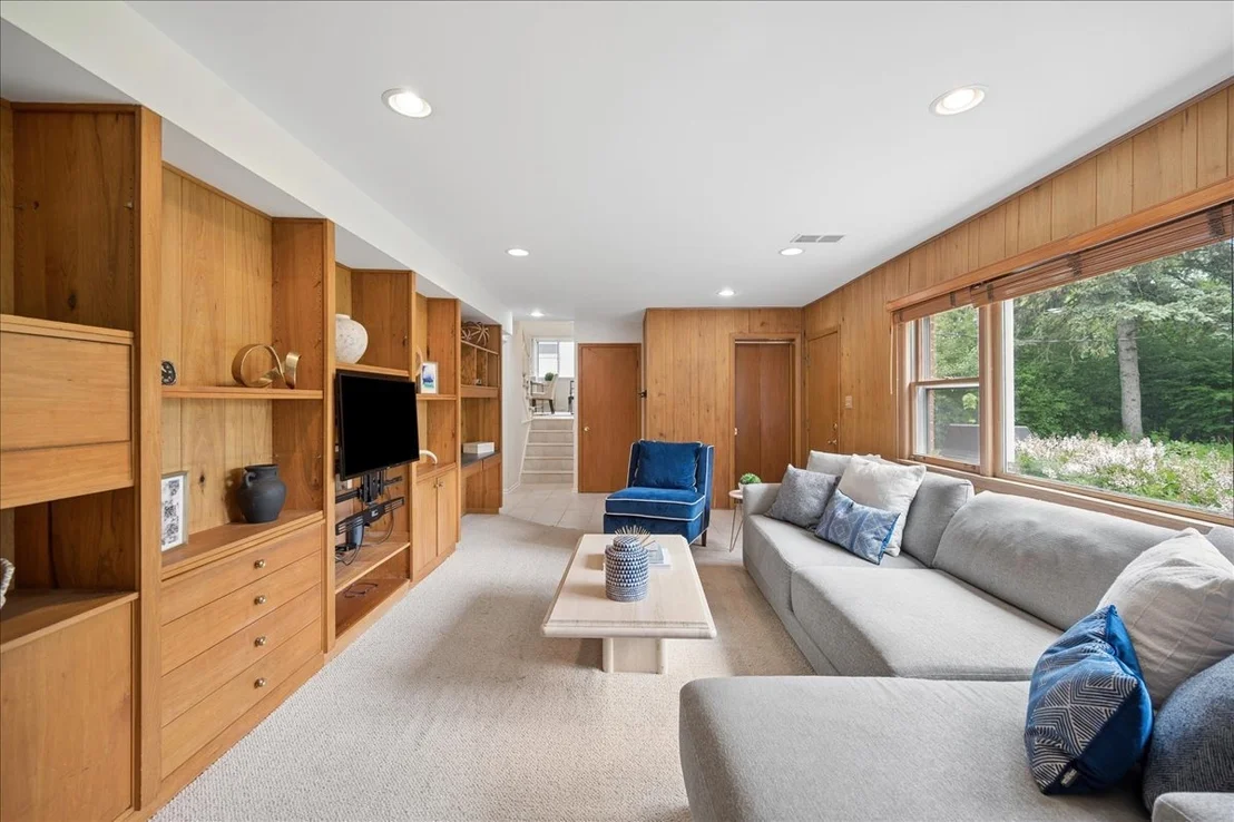 Photo of 3137 Greenleaf Avenue