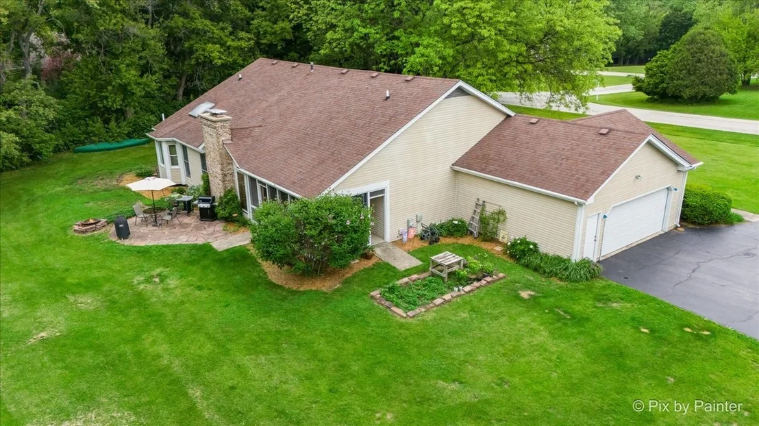 Photo of 39W889 Deer Run Drive