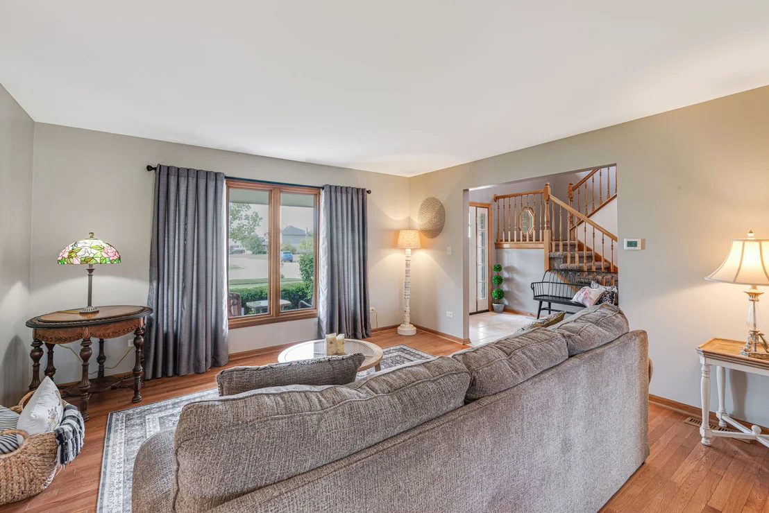 Photo of 8036 Edgebrook Lane