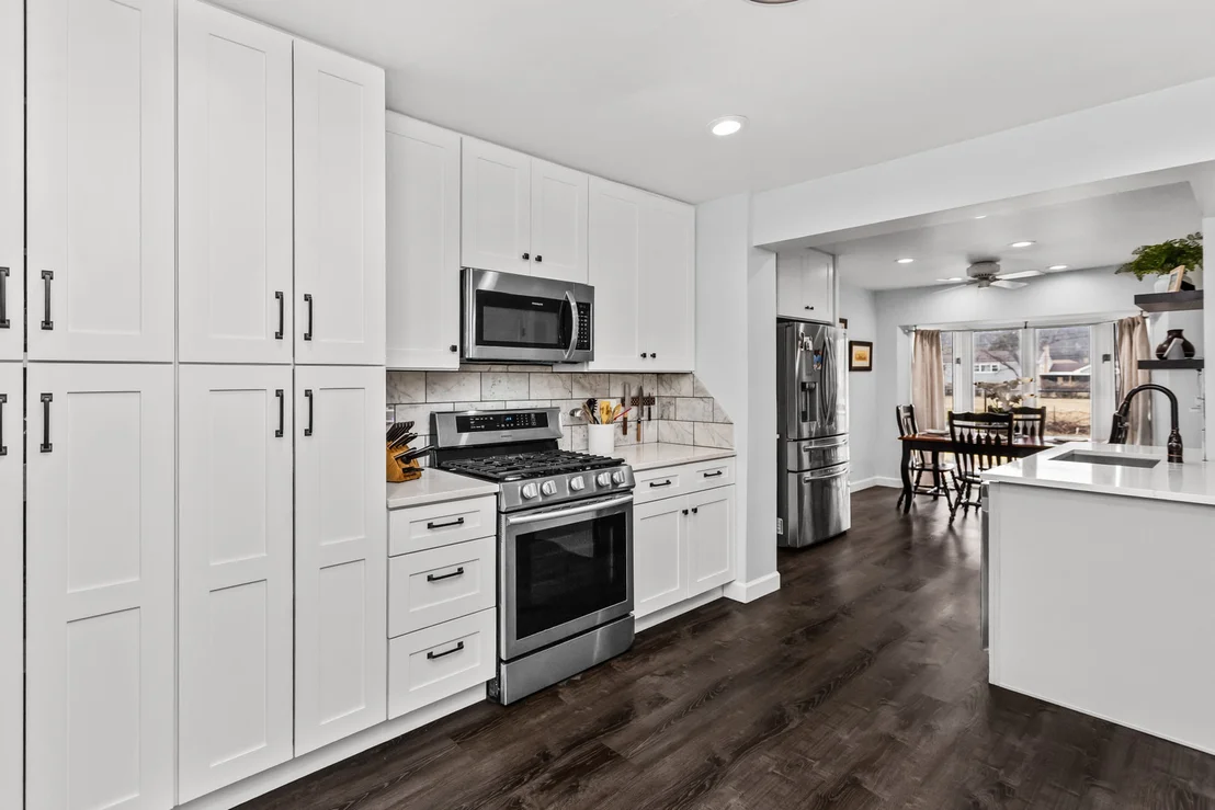 Photo of 5738 Lyons Street