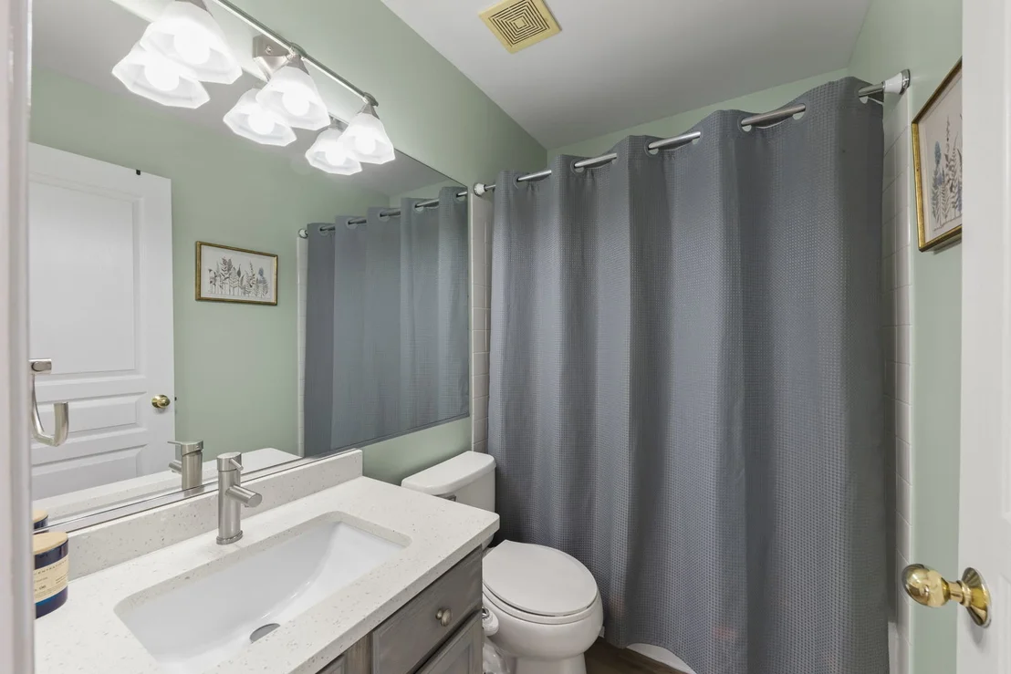 Photo of 422 Cardinal Drive