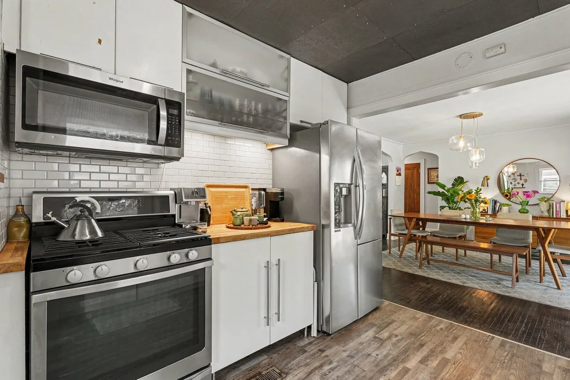 Photo of 1009 John Street