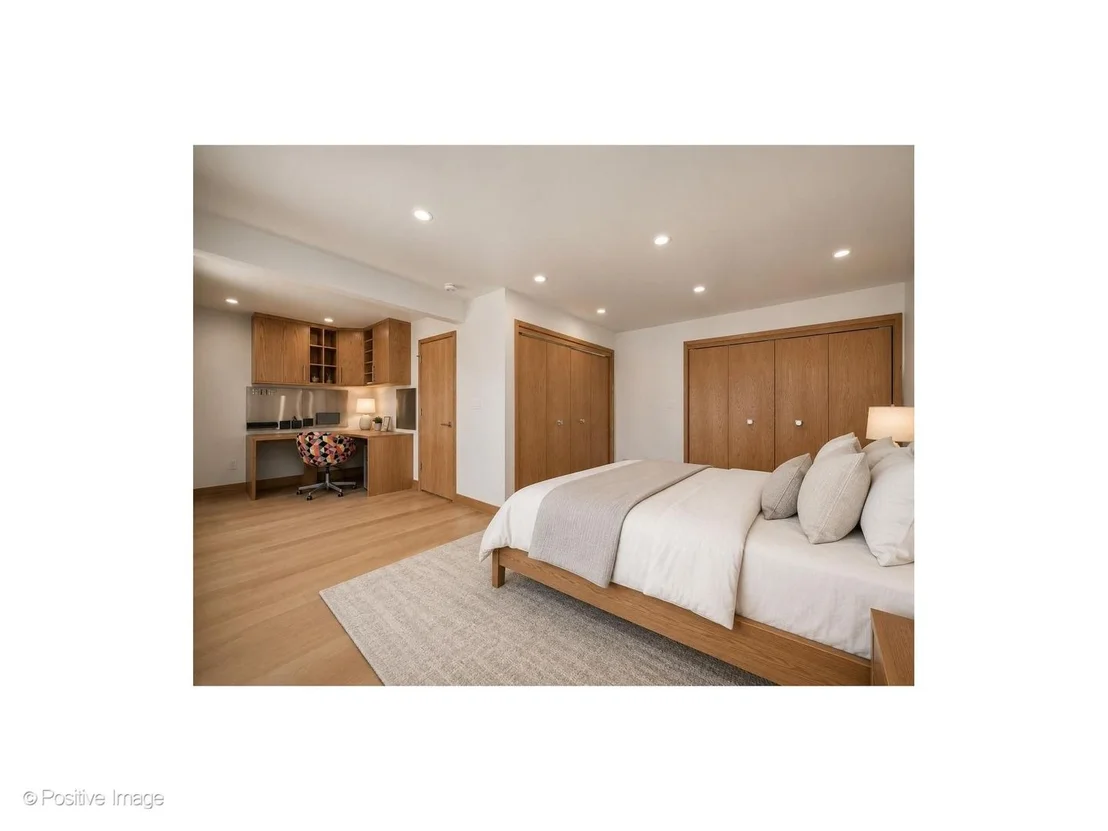 Photo of 1307 N Sutton Place