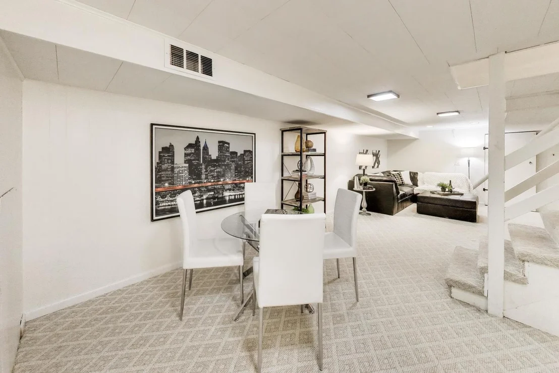 Photo of 363 Anjou Drive