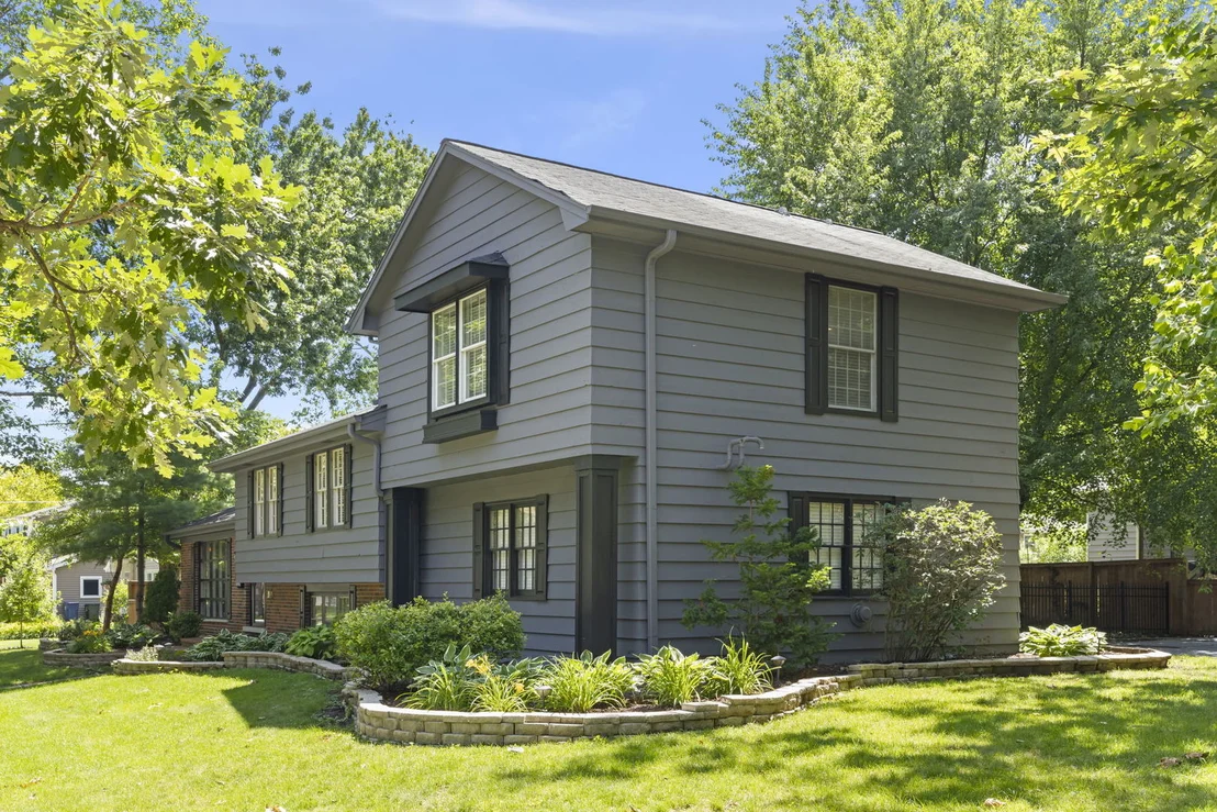 Photo of 212 Tamarack Avenue