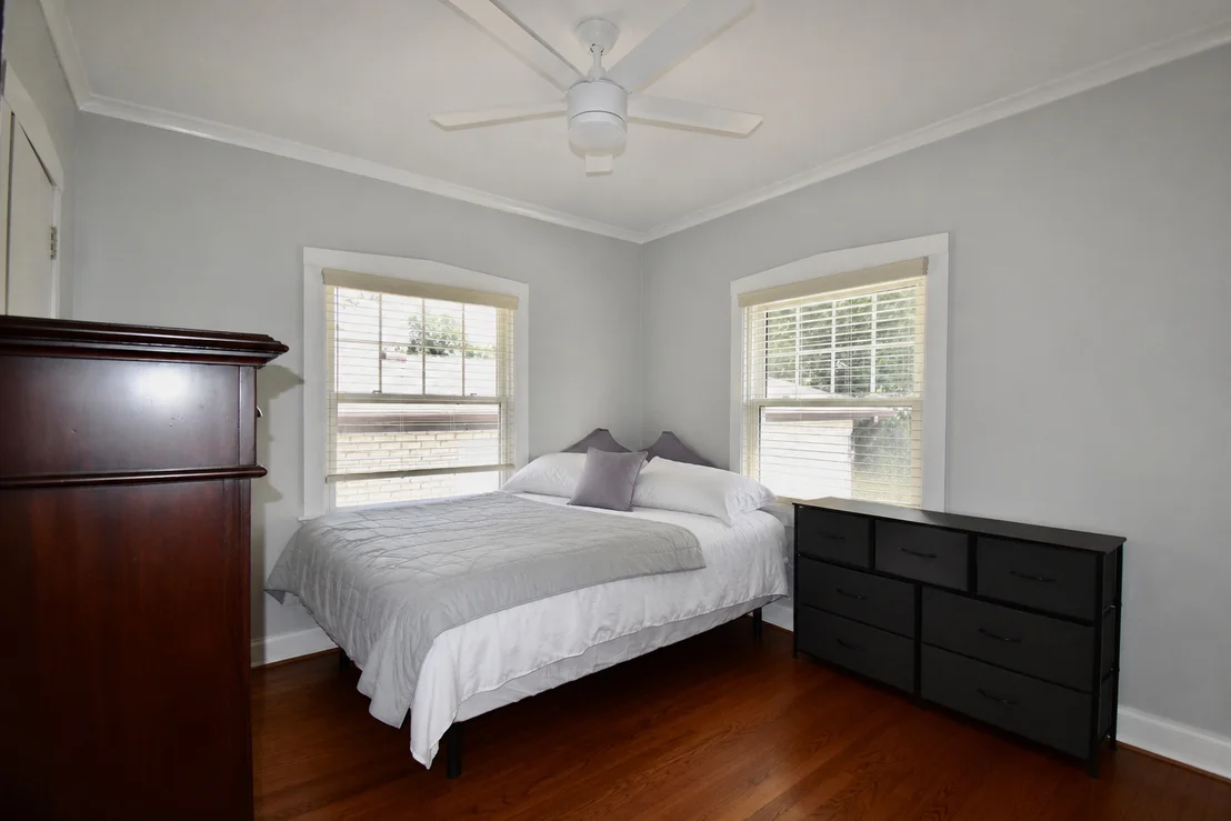 Photo of 1131 Thatcher Avenue