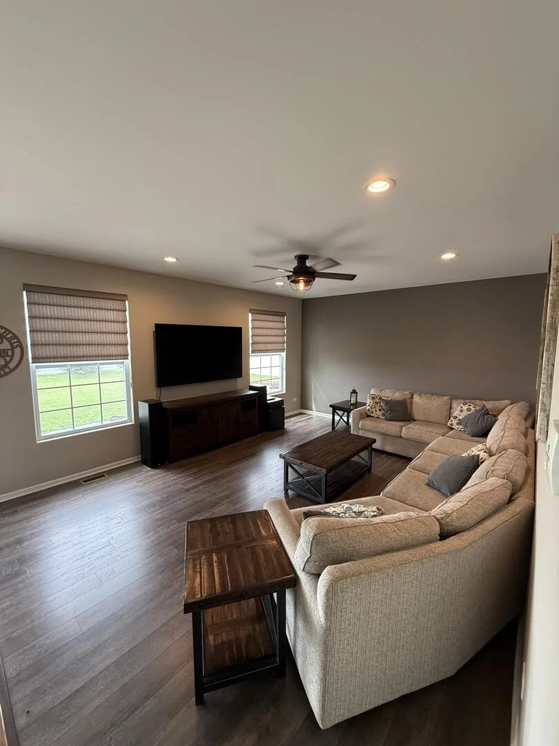 Photo of 412 E Frontier Drive