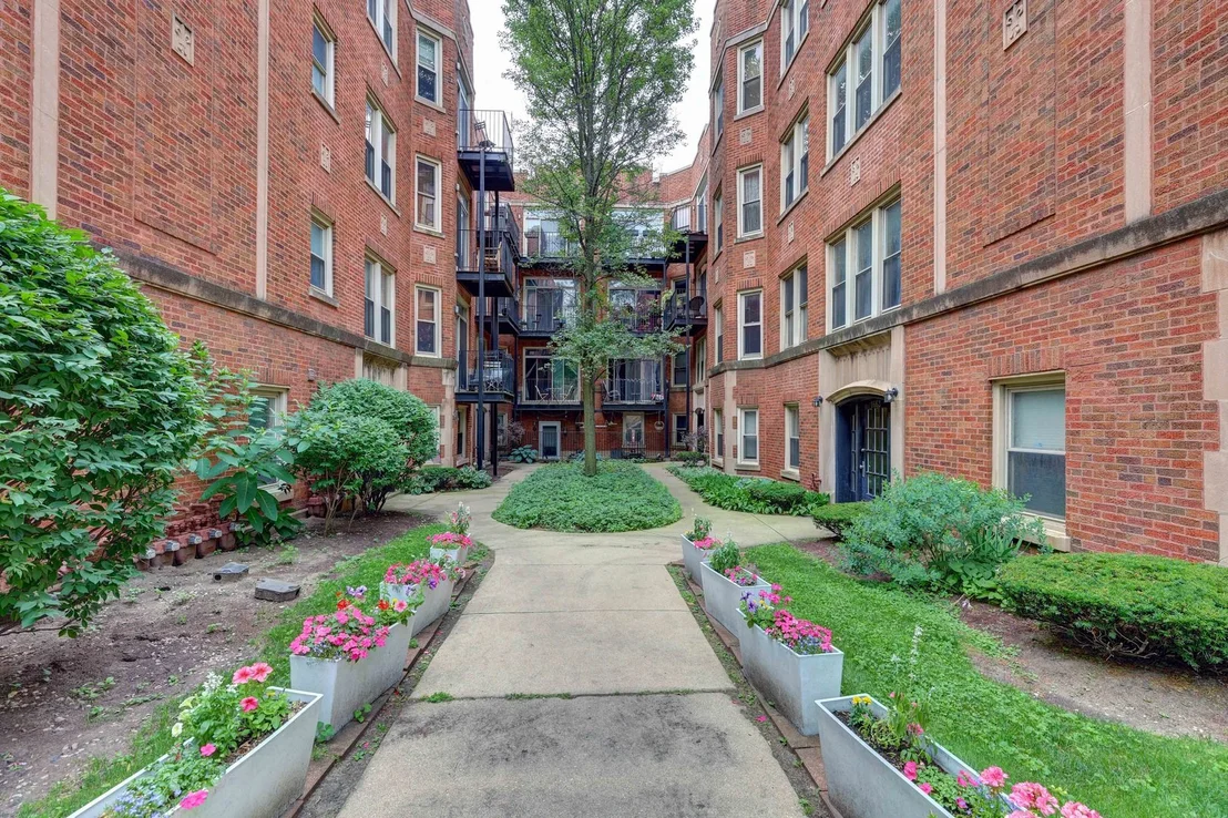 Photo of Unit 2 at 1663 W Pratt Boulevard