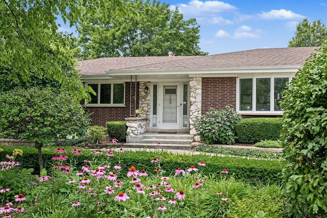 Photo of 252 Cardinal Drive