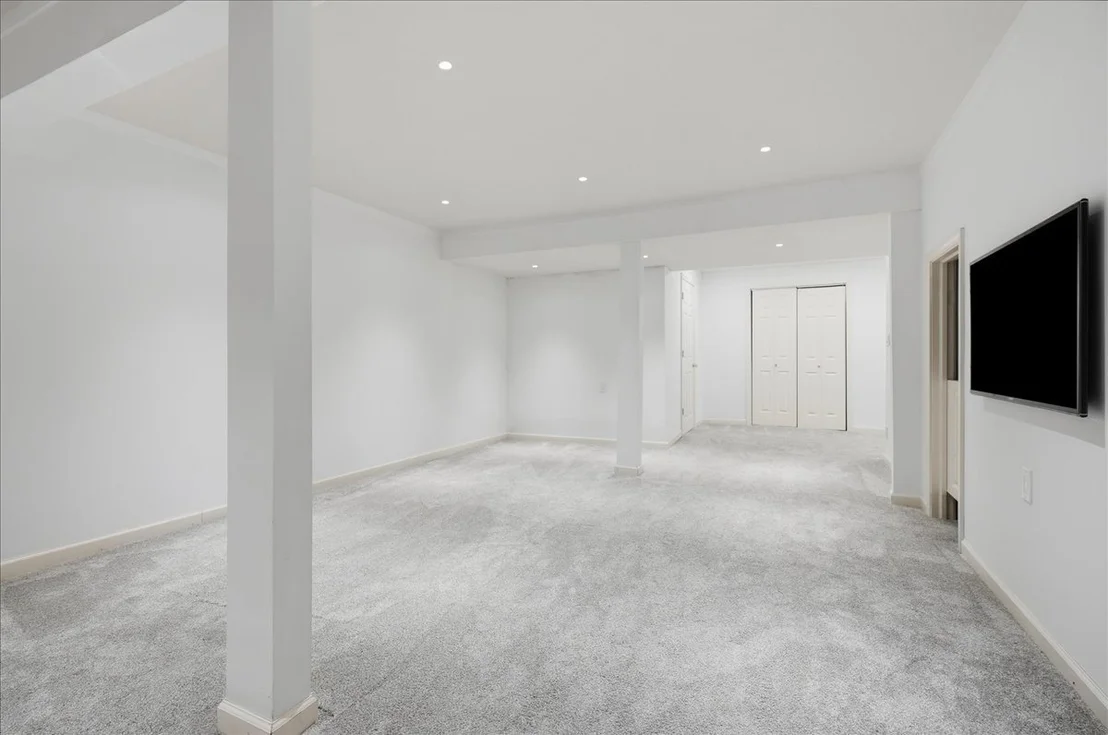 Photo of 2704 Stratmoor Drive