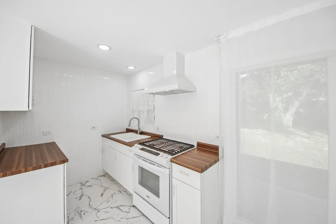 Photo of 2804 Old Oak Drive
