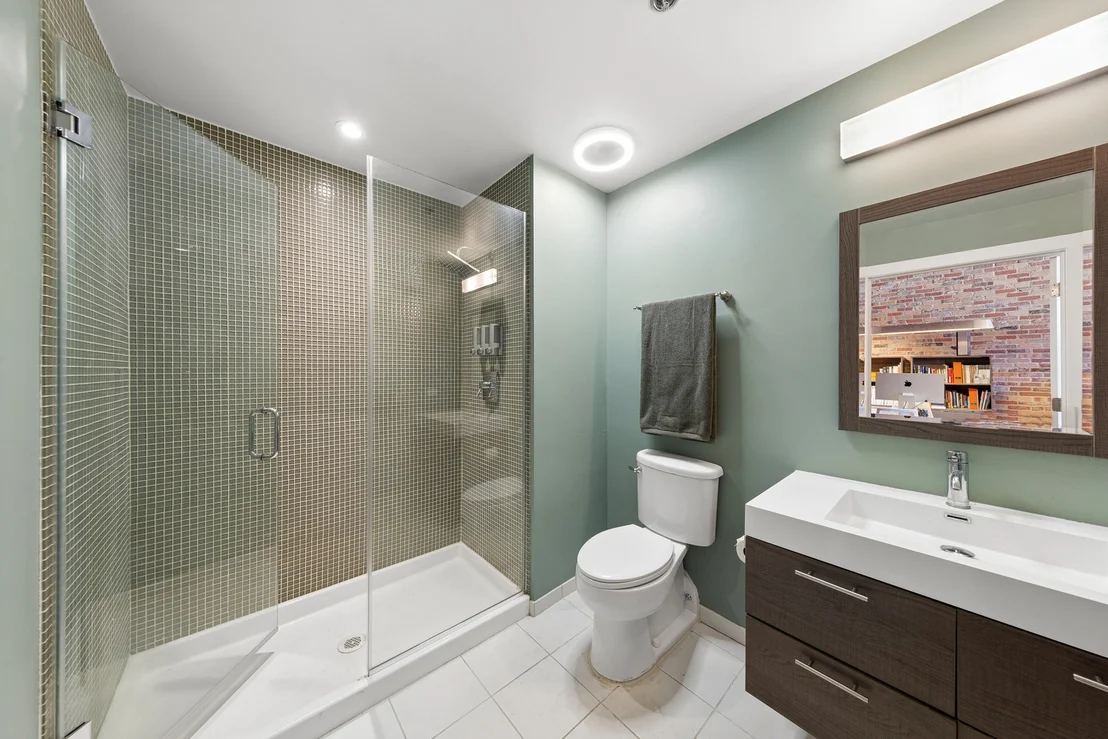 Photo of Unit 3G at 1017 W Washington Boulevard