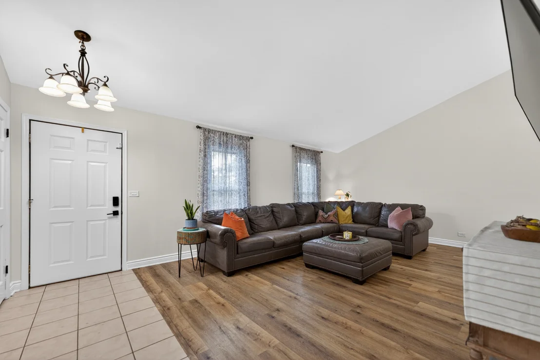 Photo of 701 Buffalo Circle