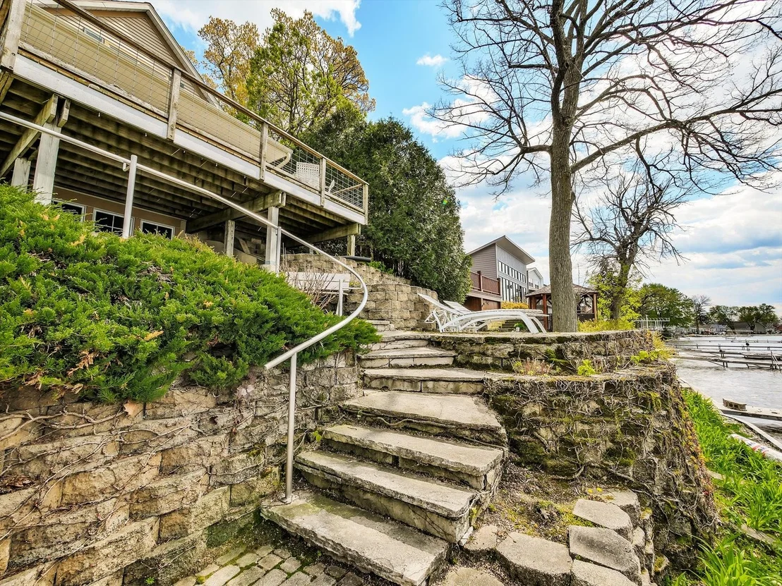Photo of 140 Eagle Point Road