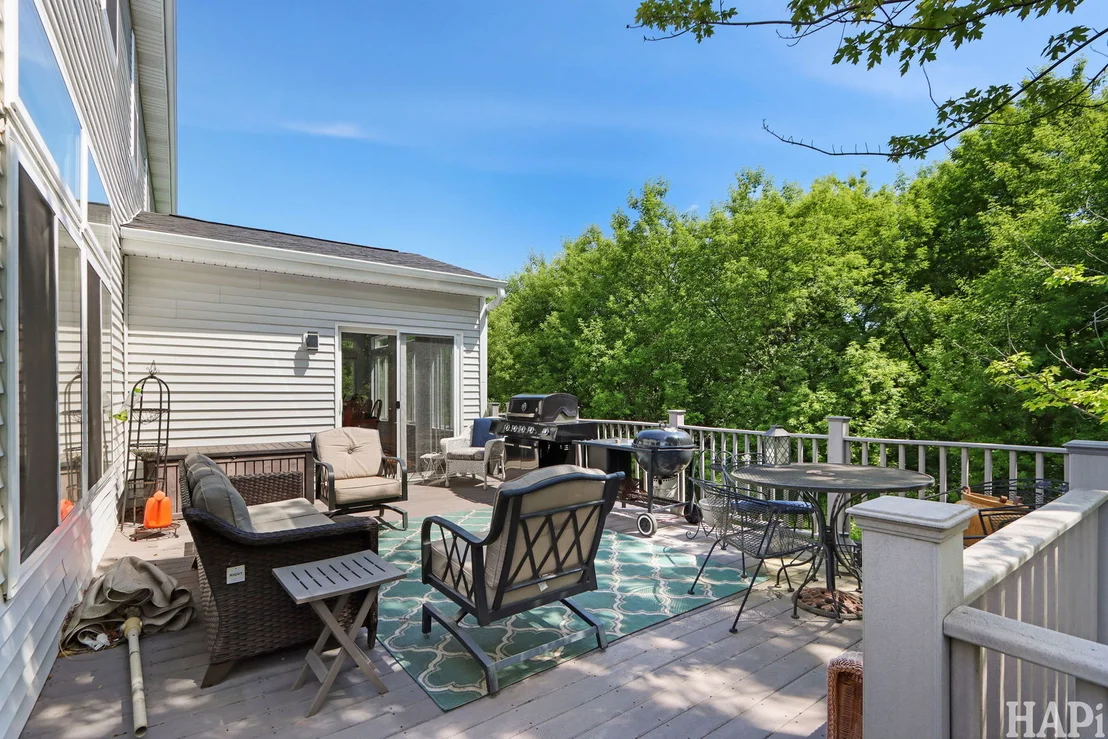 Photo of 4570 Loyola Drive