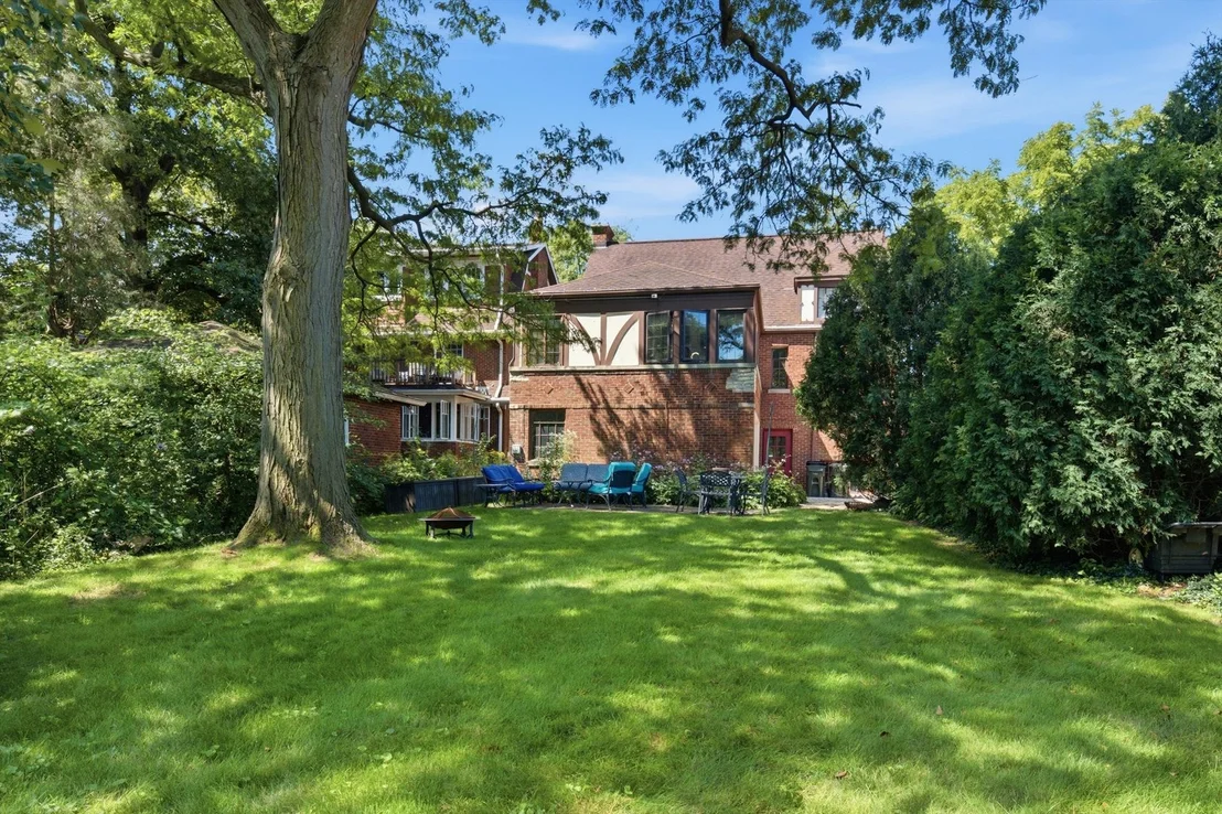 Photo of 327 Selborne Road