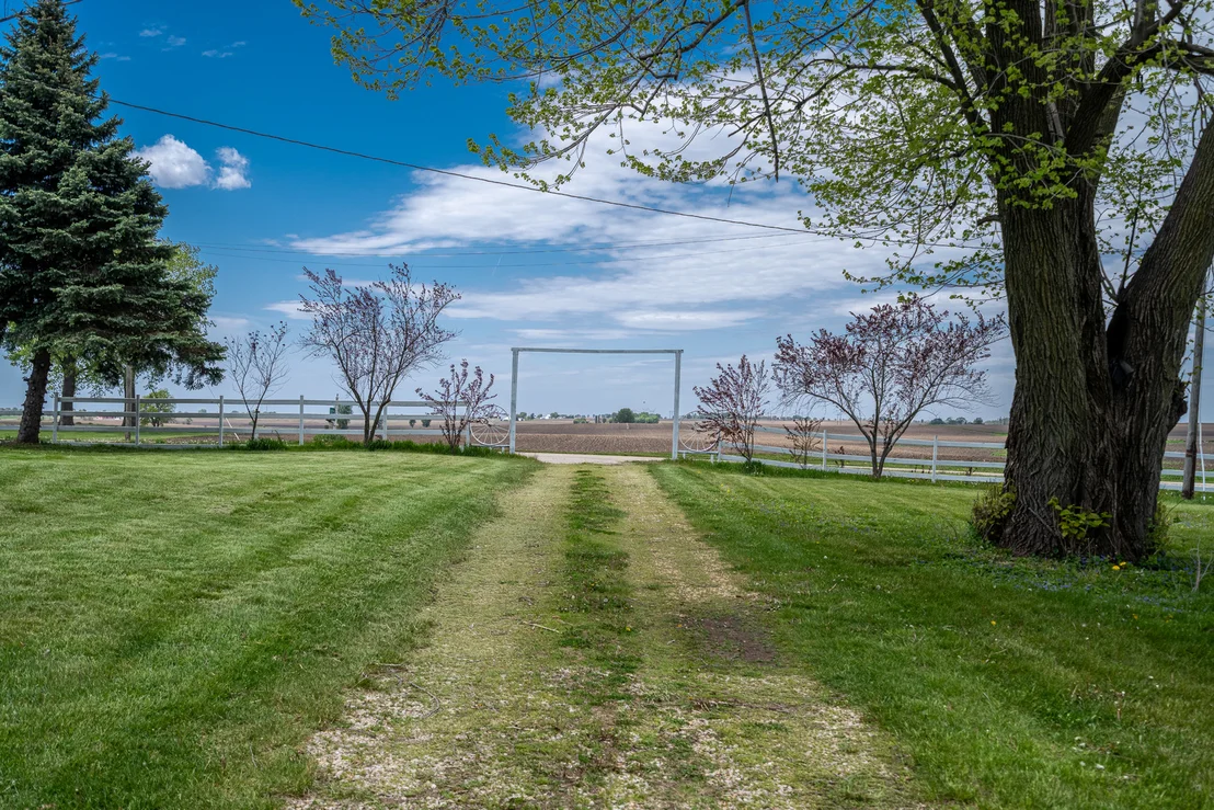 Photo of 1274 Whitney Road