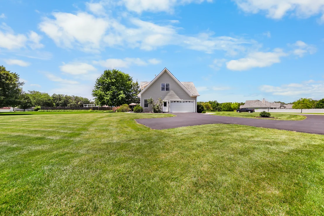 Photo of 1223 Fox Run Drive