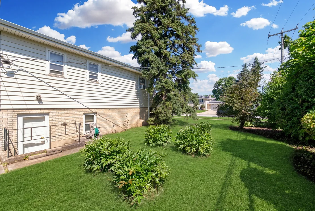 Photo of 1469 Webster Lane