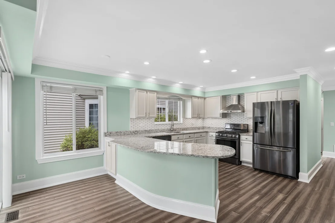 Photo of 955 Blackburn Drive