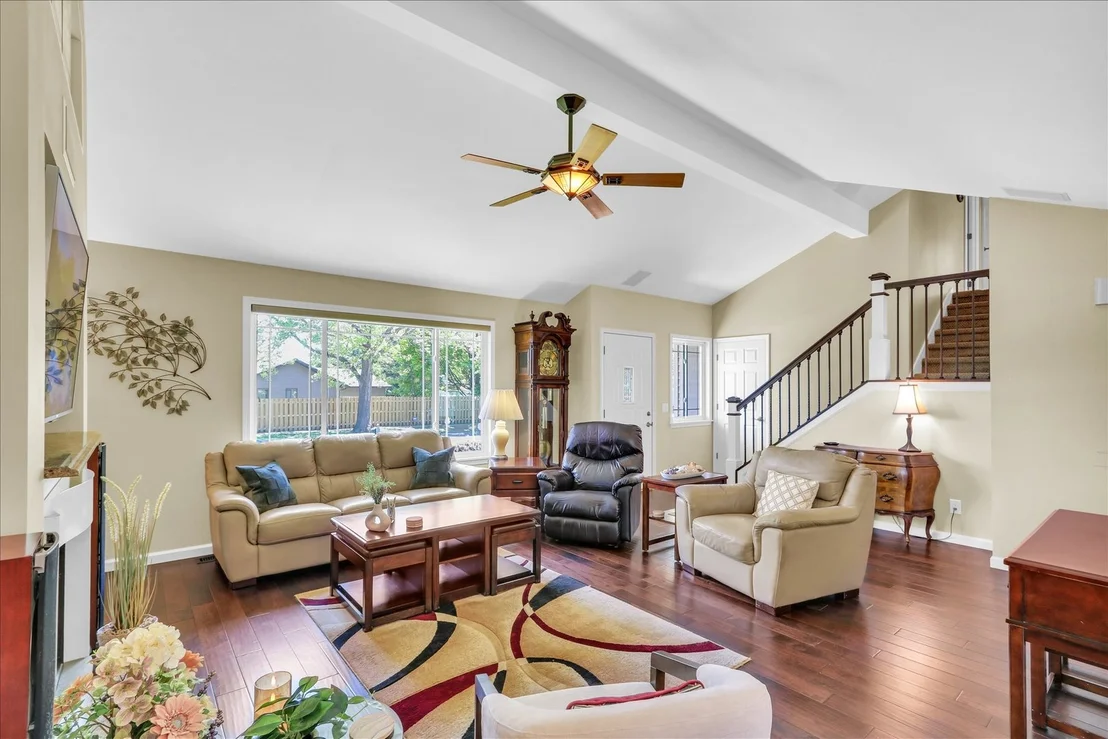 Photo of 613 Crestview Drive