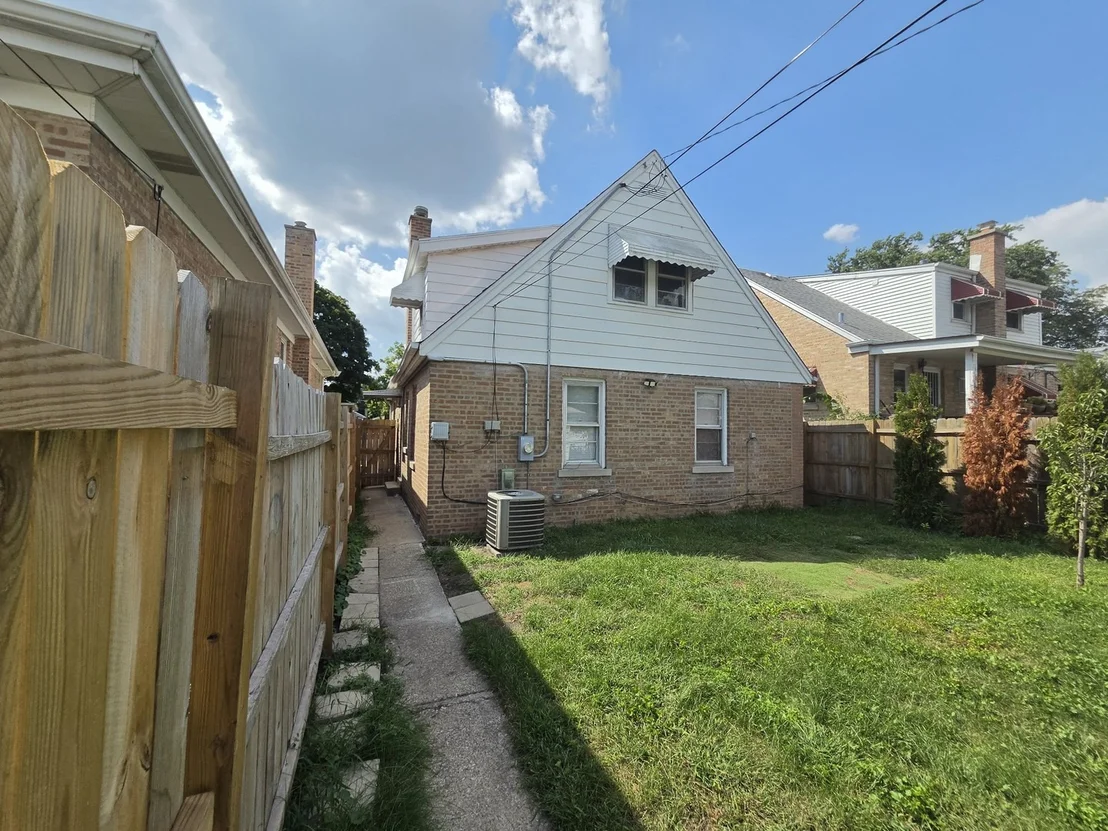 Photo of 2339 Northgate Avenue