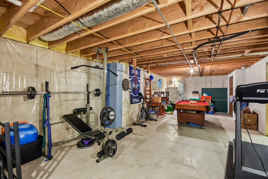 Photo of 1041 Lakeview Drive