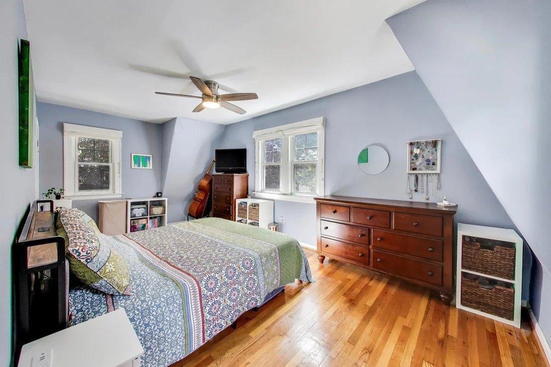 Photo of 834 Carpenter Avenue
