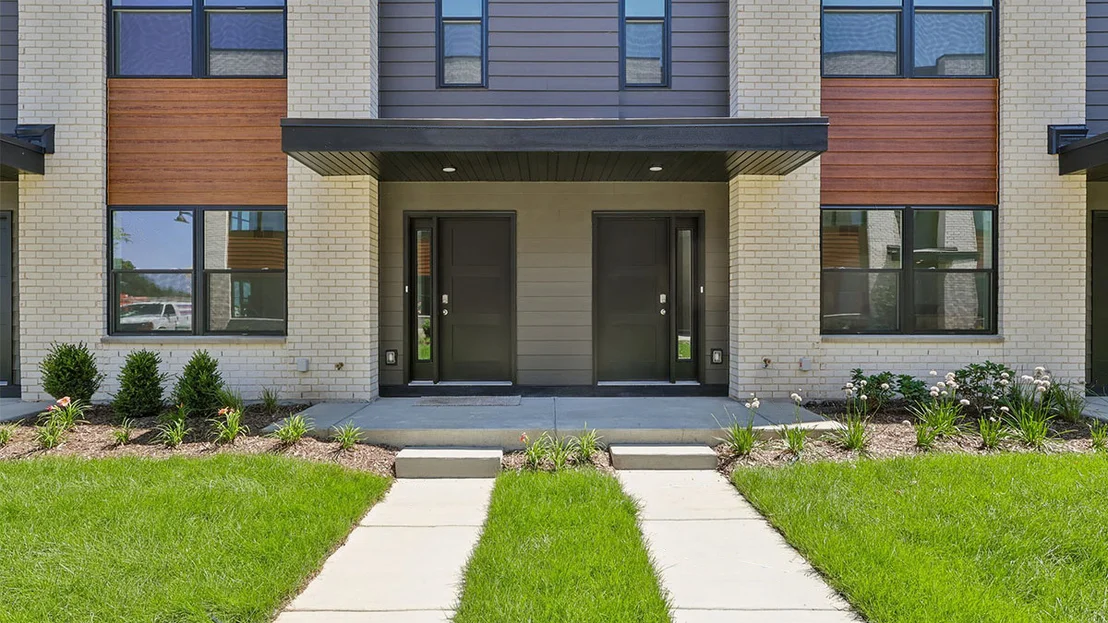 Photo of 1153 Lakepointe Drive