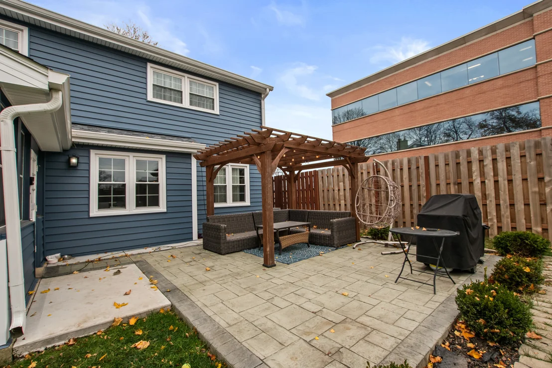 Photo of 715 S Naperville Road